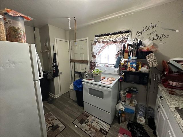 5107 E 40th Street, Kansas City, MO 64130