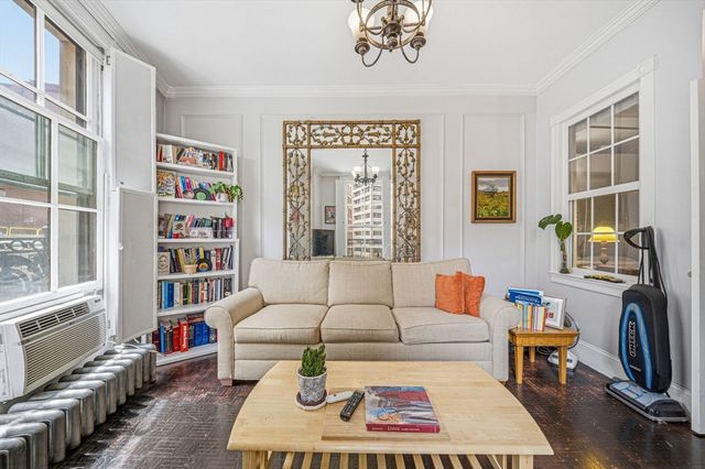 21 Beacon St 4G, Boston, MA 02108