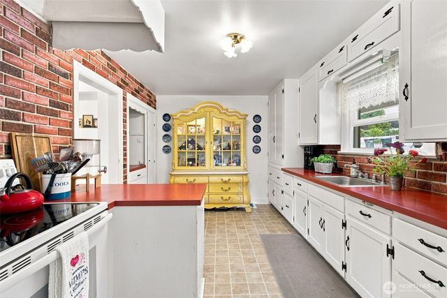 9511 Olson Road NW, Bremerton, WA 98311