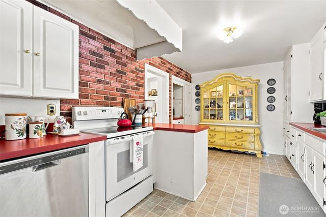 9511 Olson Road NW, Bremerton, WA 98311