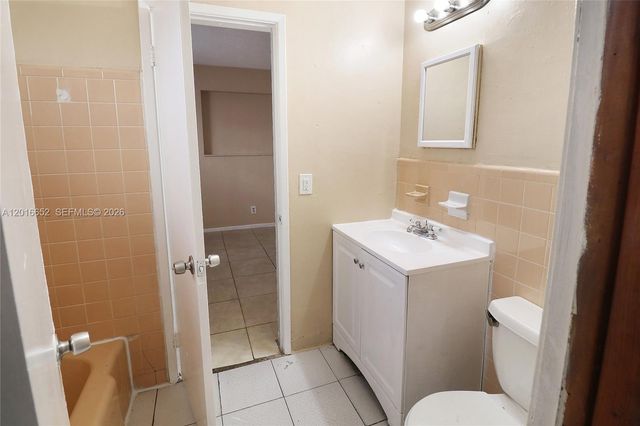 2001 NE 1st Ave 1, Pompano Beach, FL 33060