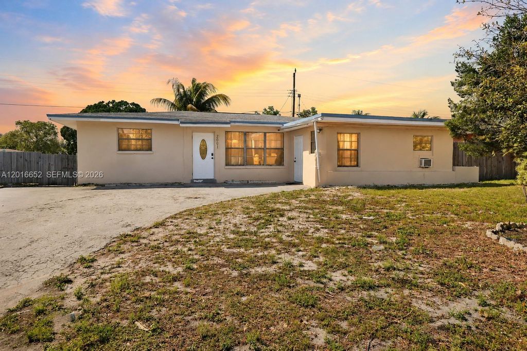 2001 NE 1st Ave 1, Pompano Beach, FL 33060