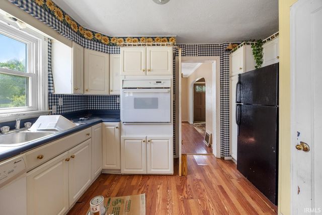 320 E Plum Street, Linden, IN 47955