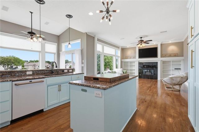 2808 SW Arthur Drive, Lee's Summit, MO 64082