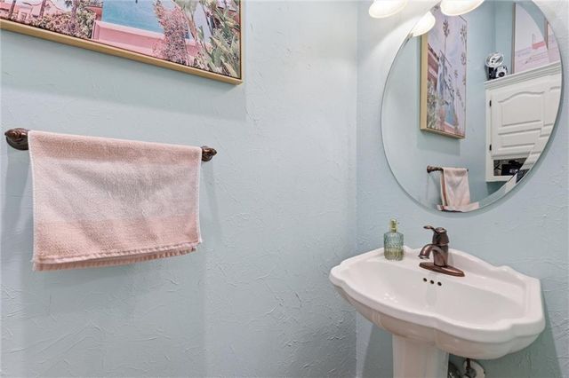 2808 SW Arthur Drive, Lee's Summit, MO 64082