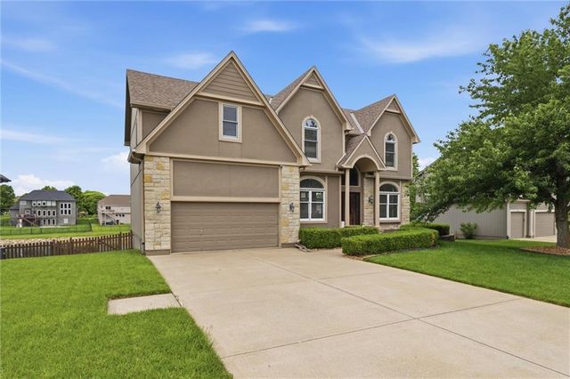 2808 SW Arthur Drive, Lee's Summit, MO 64082