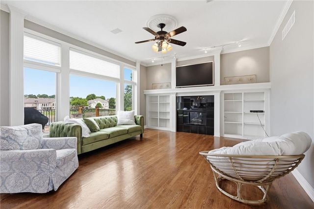 2808 SW Arthur Drive, Lee's Summit, MO 64082