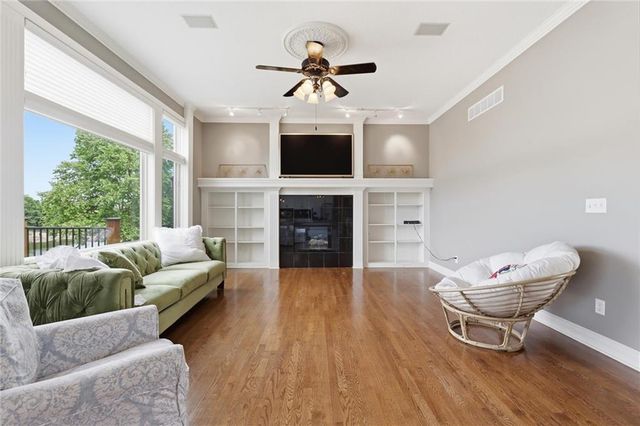 2808 SW Arthur Drive, Lee's Summit, MO 64082