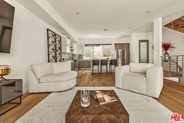6728 W Hepburn Way, Los Angeles, CA 90038