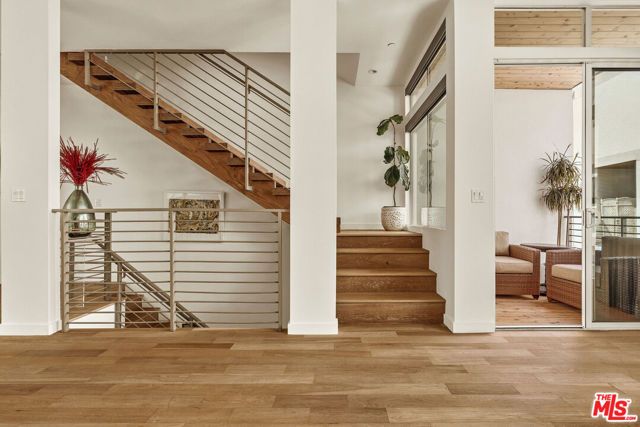 6728 W Hepburn Way, Los Angeles, CA 90038