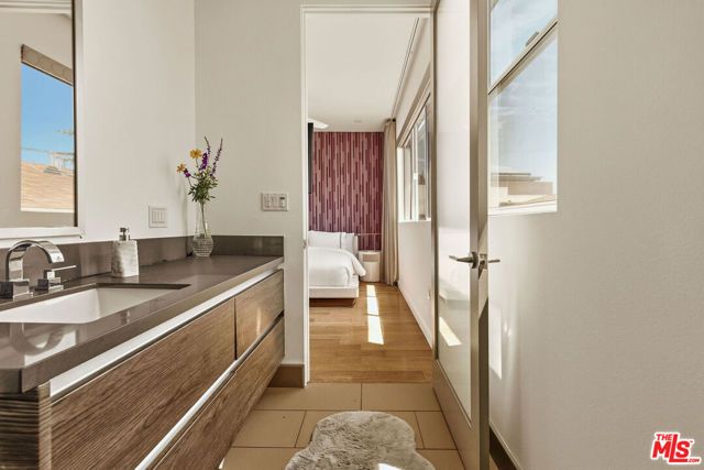 6728 W Hepburn Way, Los Angeles, CA 90038