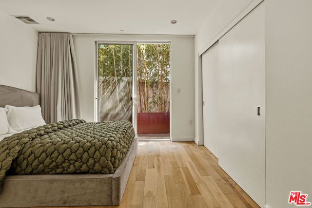 6728 W Hepburn Way, Los Angeles, CA 90038