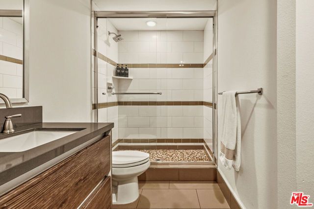 6728 W Hepburn Way, Los Angeles, CA 90038