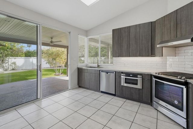 158 Via Tramonto, Palm Desert, CA 92260