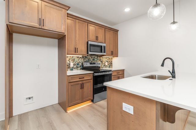 11 Dutch Drive, Clarksville, TN 37043