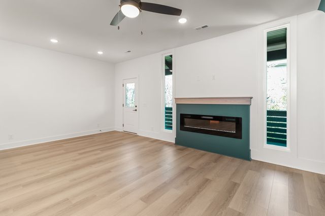 11 Dutch Drive, Clarksville, TN 37043