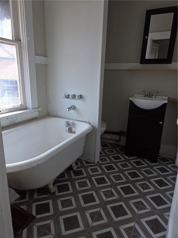 874 Kenneth Ave, New Kensington, PA 15068