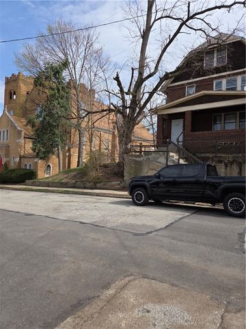 874 Kenneth Ave, New Kensington, PA 15068