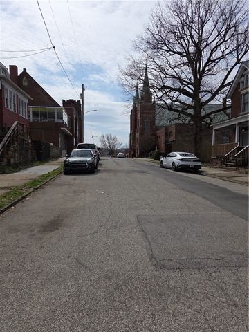 874 Kenneth Ave, New Kensington, PA 15068