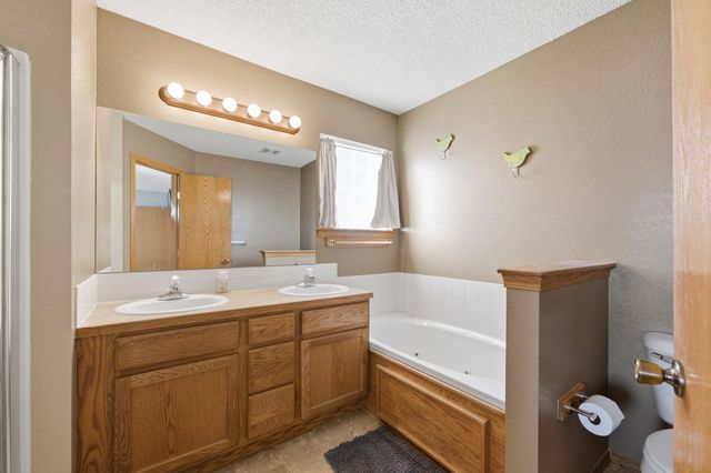 2526 S Prescott Cir, Wichita, KS 67215