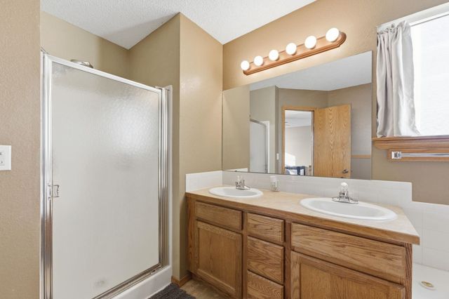 2526 S Prescott Cir, Wichita, KS 67215