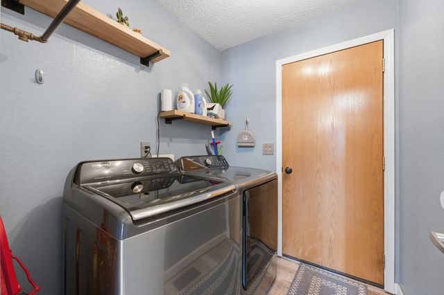 2526 S Prescott Cir, Wichita, KS 67215