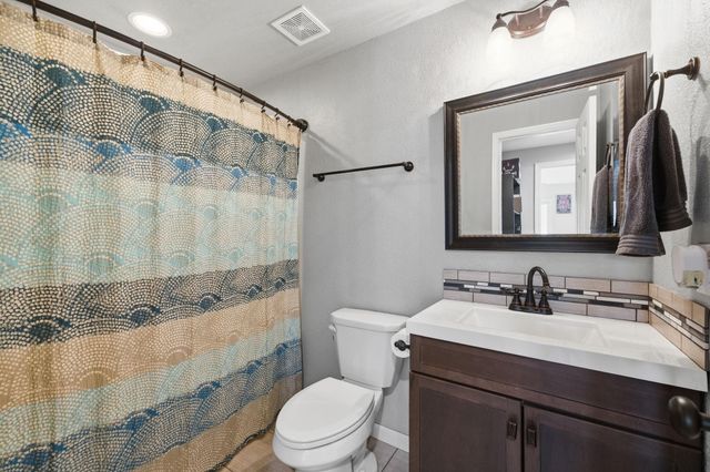 2526 S Prescott Cir, Wichita, KS 67215