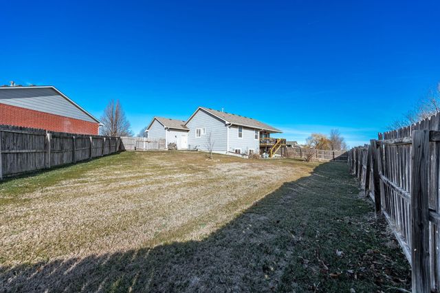 2526 S Prescott Cir, Wichita, KS 67215