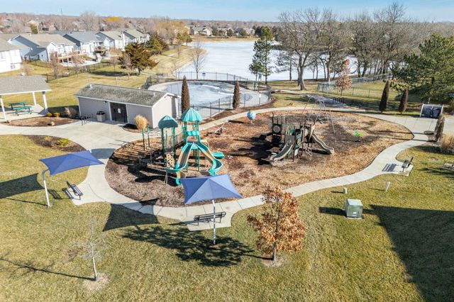 2526 S Prescott Cir, Wichita, KS 67215