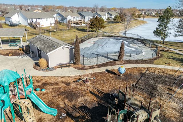 2526 S Prescott Cir, Wichita, KS 67215