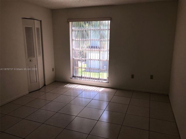 10808 N Kendall Dr Q-4, Miami, FL 33176