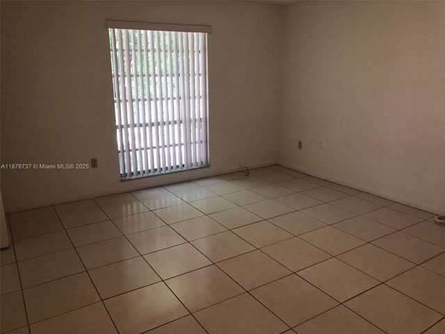 10808 N Kendall Dr Q-4, Miami, FL 33176