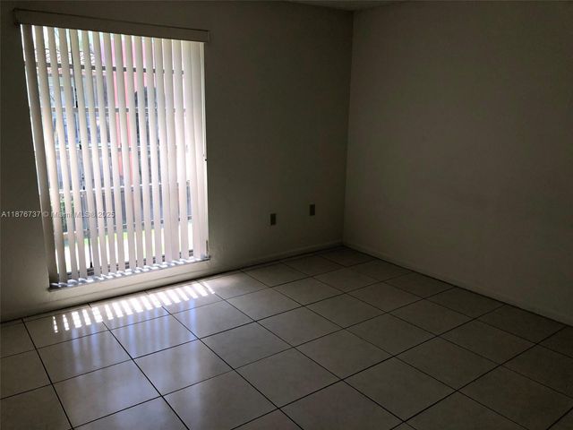 10808 N Kendall Dr Q-4, Miami, FL 33176