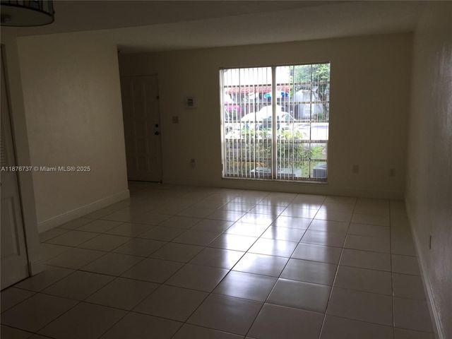 10808 N Kendall Dr Q-4, Miami, FL 33176