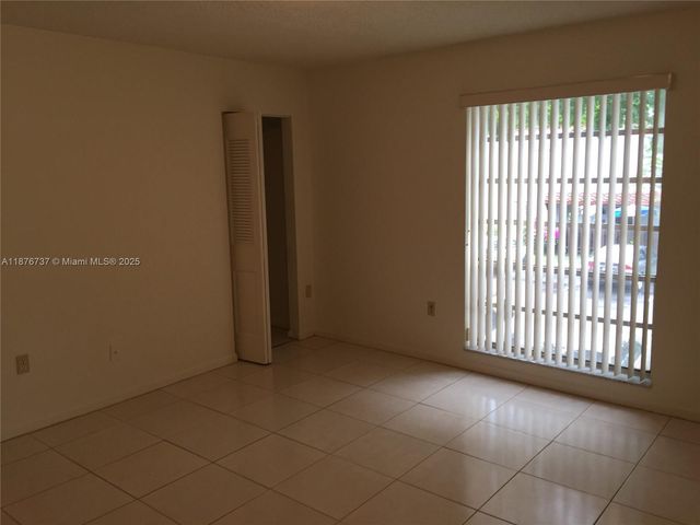 10808 N Kendall Dr Q-4, Miami, FL 33176