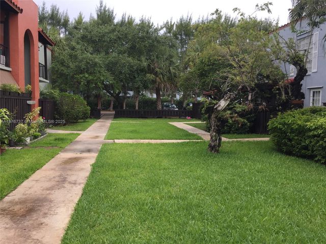 10808 N Kendall Dr Q-4, Miami, FL 33176