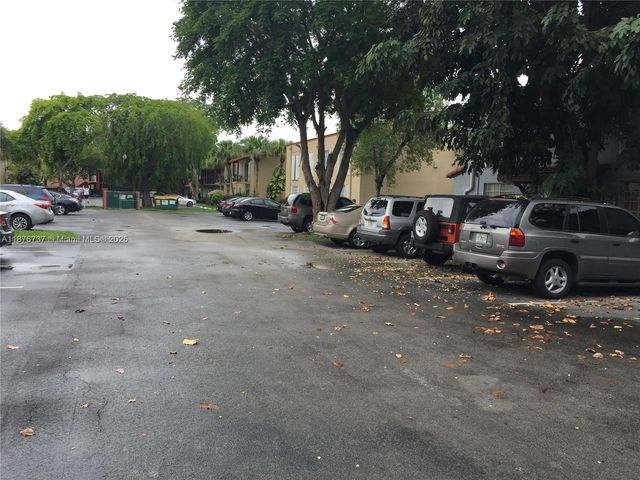 10808 N Kendall Dr Q-4, Miami, FL 33176