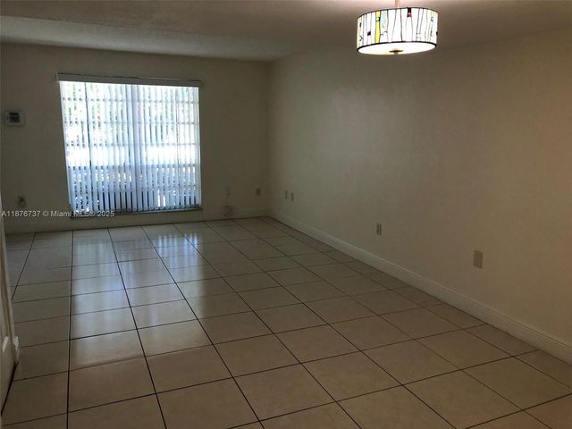 10808 N Kendall Dr Q-4, Miami, FL 33176