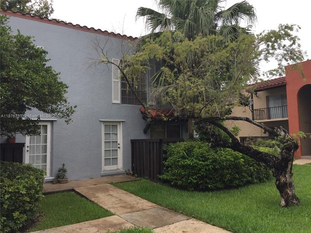 10808 N Kendall Dr Q-4, Miami, FL 33176