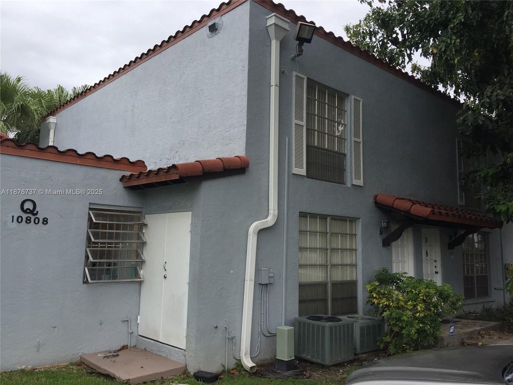 10808 N Kendall Dr Q-4, Miami, FL 33176