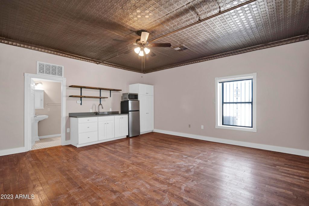 5753 W Glendale Avenue Apt 203, Glendale, AZ 85301