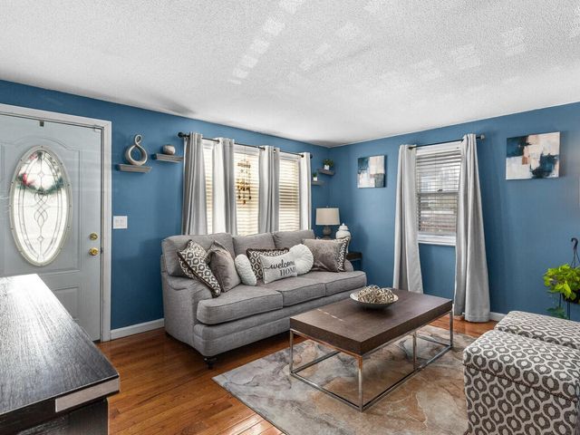 27 Lloyd Street, Pawtucket, RI 02860