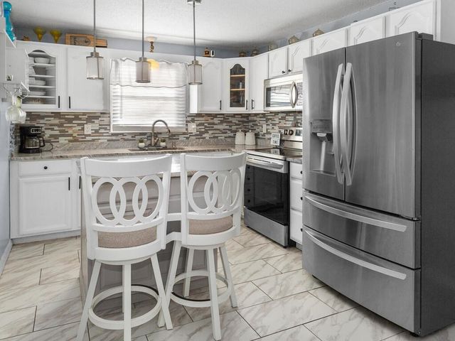 27 Lloyd Street, Pawtucket, RI 02860