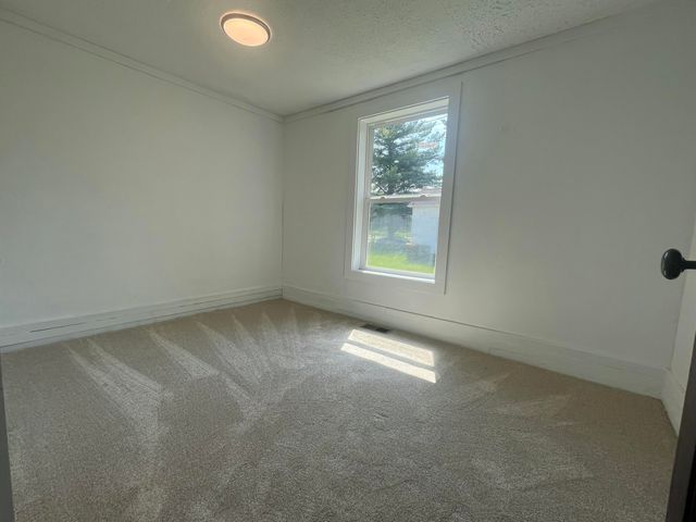 154 W Saint Joe Street, Hillsdale, MI 49242