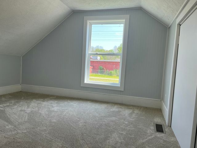 154 W Saint Joe Street, Hillsdale, MI 49242