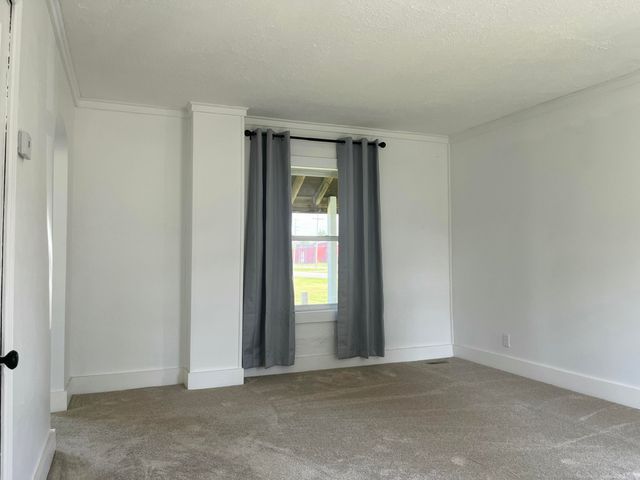 154 W Saint Joe Street, Hillsdale, MI 49242