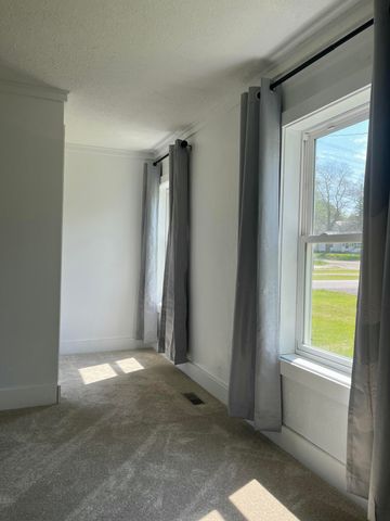 154 W Saint Joe Street, Hillsdale, MI 49242