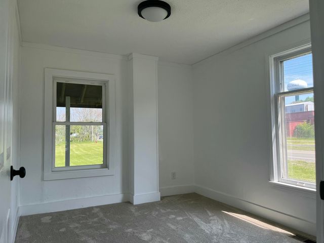 154 W Saint Joe Street, Hillsdale, MI 49242