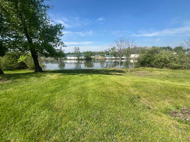 154 W Saint Joe Street, Hillsdale, MI 49242