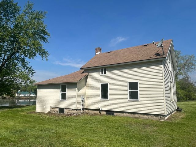 154 W Saint Joe Street, Hillsdale, MI 49242